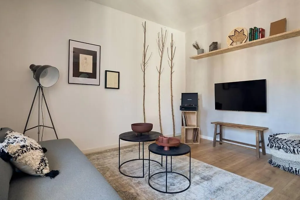 Yangra - Two Bedroom Apartment In Consell De Cent Barcelona